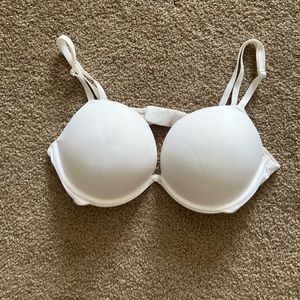 White Victoria’s Secret pink bra. Size 36B.